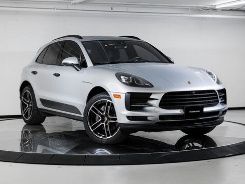Certified 2021 Porsche Macan image 9