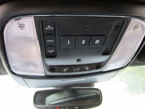 Used 2024 Dodge Durango GT image 40