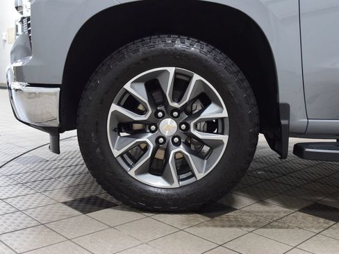 Used 2024 Chevrolet Silverado 1500 LT w/ Z71 Off-Road Package AWD/4WD image 28