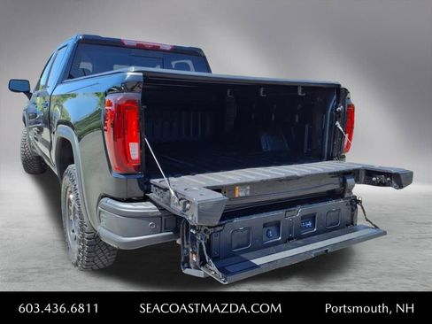 Used 2024 GMC Sierra 1500 AT4X image 9