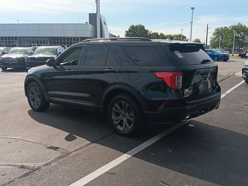 Used 2023 Ford Explorer XLT w/ Equipment Group 202A AWD/4WD image 8