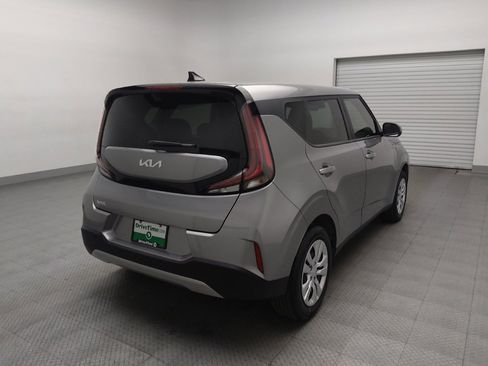 Used 2025 Kia Soul LX image 9