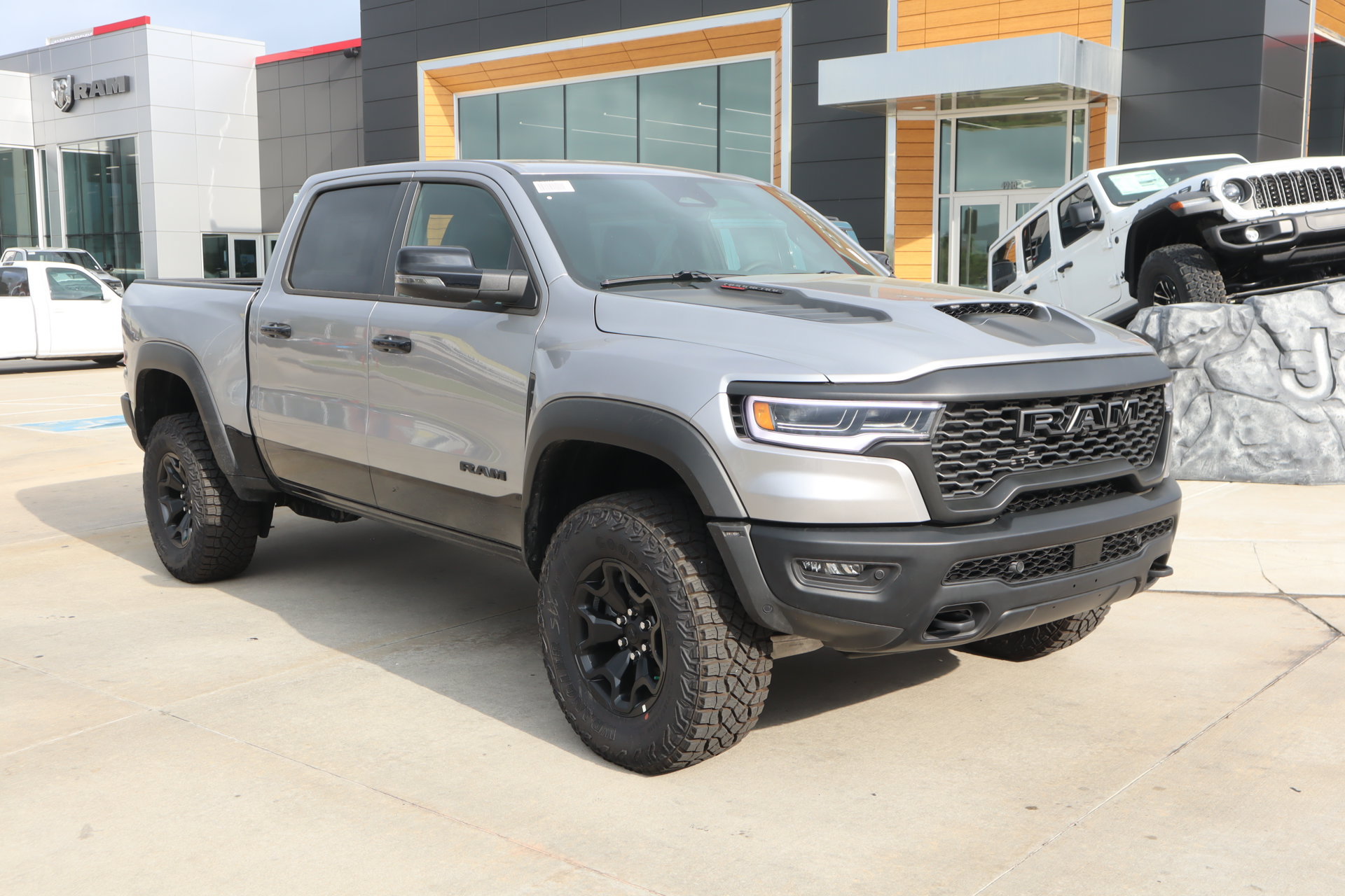 New 2026 RAM 1500 RHO w/ Bed Utility Group AWD/4WD 360° Tour