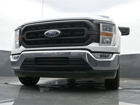 Used 2022 Ford F150 XL w/ Trailer Tow Package image 12