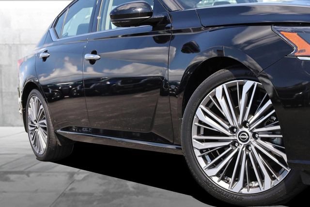 Certified 2025 Nissan Altima 2.5 SL FWD image 3