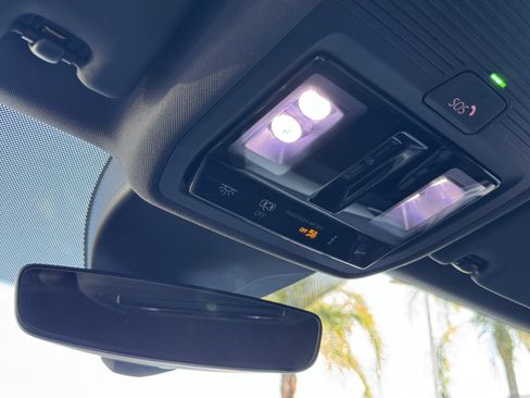 Used 2025 Volkswagen ID.4 Pro S image 32