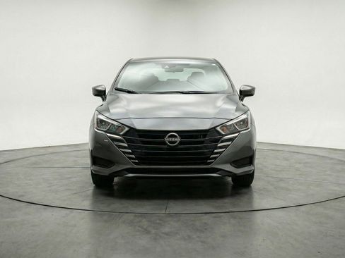 Used 2025 Nissan Versa SV image 2