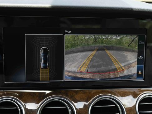 Used 2018 Mercedes-Benz E 300 image 31