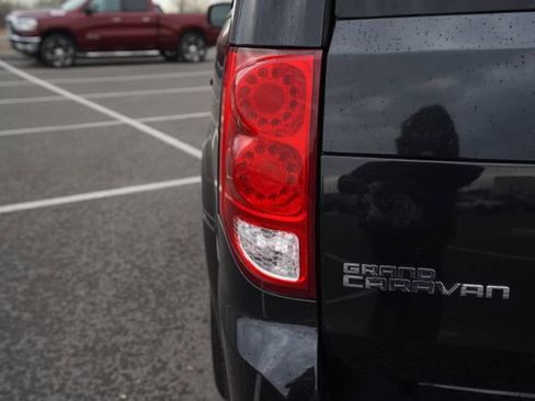 Used 2017 Dodge Grand Caravan GT image 37