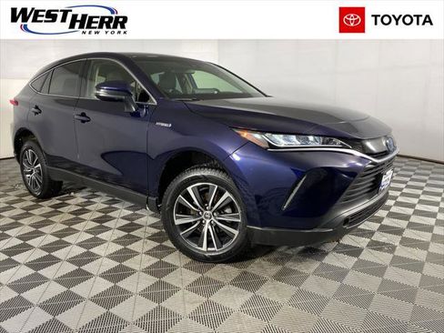 Certified 2021 Toyota Venza LE image 1