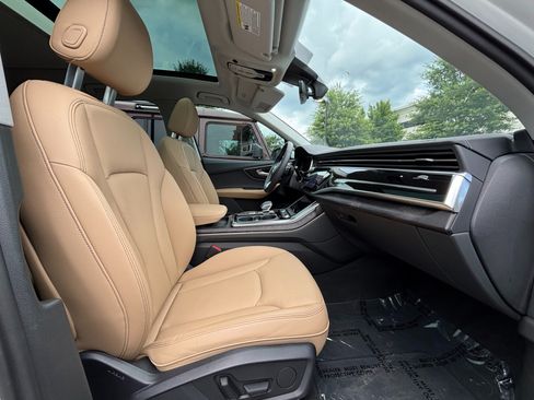 Used 2025 Audi Q7 3.0T Premium w/ Convenience Package AWD/4WD image 54