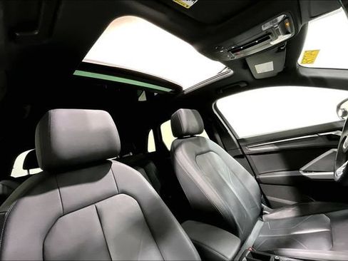 Certified 2022 Audi Q3 2.0T Premium w/ Convenience Package AWD/4WD image 14