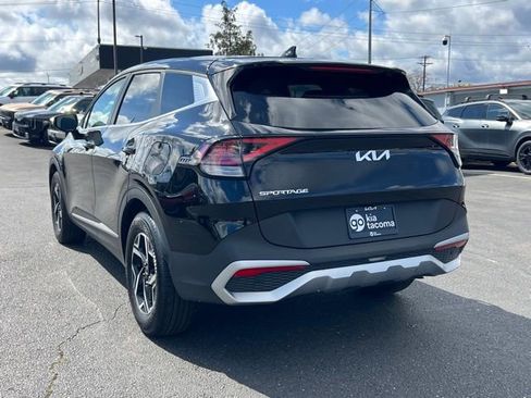 Certified 2025 Kia Sportage LX FWD image 9