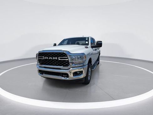 Used 2024 RAM 2500 Big Horn w/ Off Road Package AWD/4WD image 3