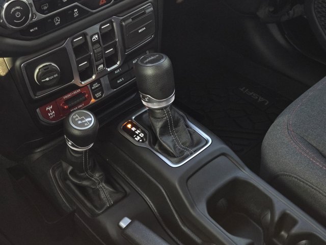 Used 2024 Jeep Gladiator Rubicon w/ Technology Group AWD/4WD image 34