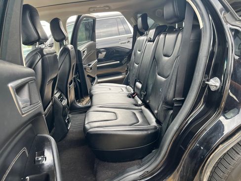 Used 2020 Ford Edge Titanium FWD image 14