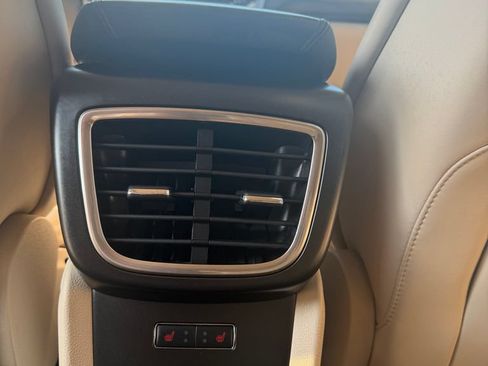 Used 2019 Lincoln Nautilus Select AWD/4WD image 18