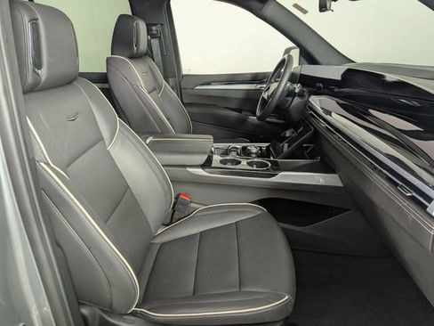 Used 2025 Cadillac Escalade Sport w/ Touring Package AWD/4WD image 29