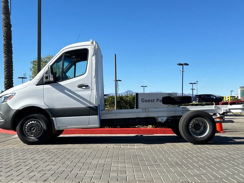 New 2024 Mercedes-Benz Sprinter 4500 image 3