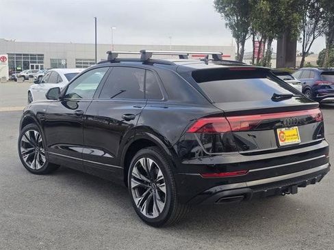 Used 2025 Audi Q8 Prestige w/ Prestige Package image 2