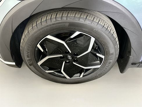 Used 2024 Hyundai Ioniq 5 SEL image 11
