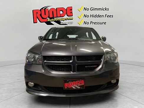 Used 2019 Dodge Grand Caravan GT image 3