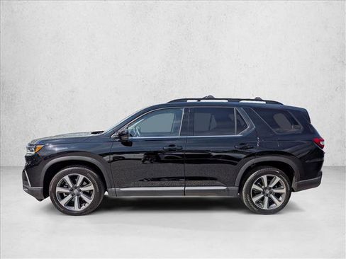 Used 2025 Honda Pilot Touring image 9