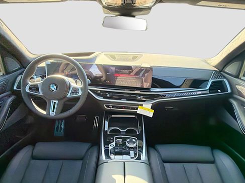 New 2026 BMW X7 M60i image 18