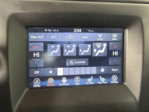 Used 2018 Jeep Compass Latitude w/ Popular Equipment Group image 19