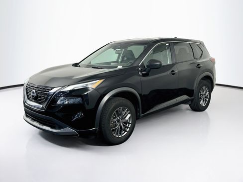 Used 2023 Nissan Rogue S AWD/4WD image 3