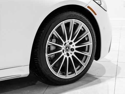 Used 2022 Mercedes-Benz S 500 4MATIC w/ AMG Line Package image 52