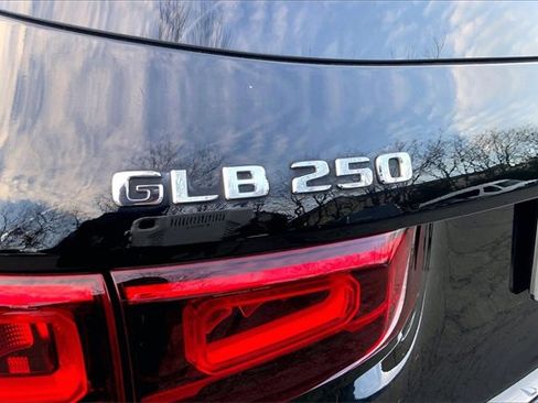 Used 2020 Mercedes-Benz GLB 250 4MATIC image 8