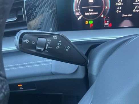 New 2026 Volkswagen Tiguan SE R-Line FWD image 11