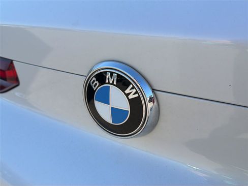 Used 2021 BMW X6 xDrive40i w/ M Sport Package AWD/4WD image 38