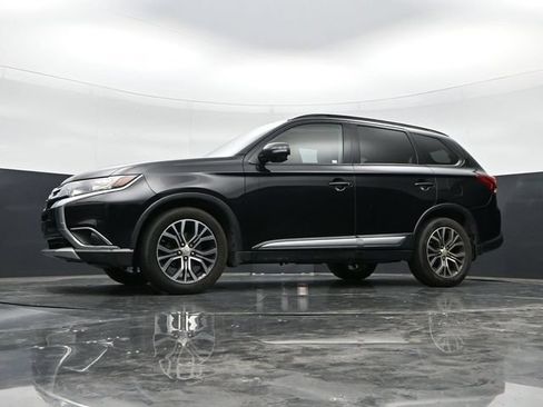 Used 2016 Mitsubishi Outlander AWD image 40