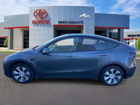 Used 2022 Tesla Model Y Long Range image 6