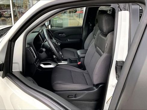 Certified 2024 Nissan Frontier SV w/ SV Convenience Package image 15