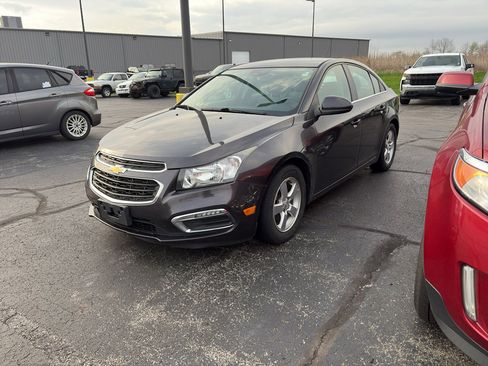 Used 2016 Chevrolet Cruze LT image 4