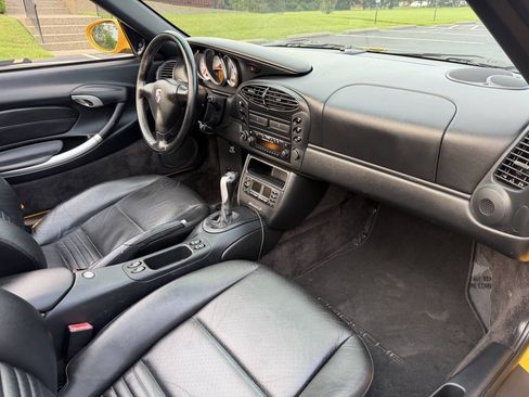 Used 2002 Porsche Boxster S RWD image 22