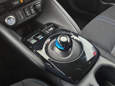 Certified 2024 Nissan Leaf SV Plus image 26
