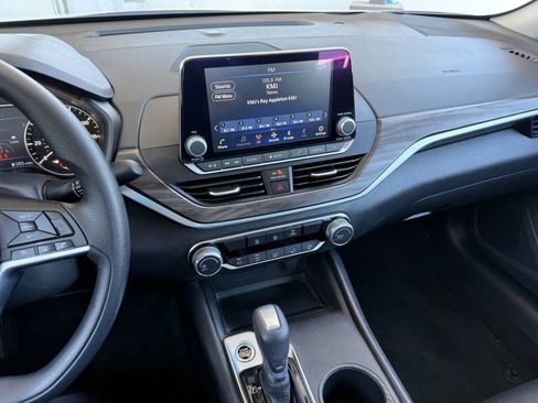 Used 2025 Nissan Altima 2.5 SV FWD image 20