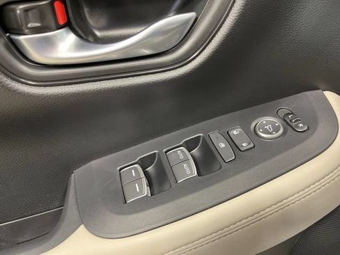 Used 2026 Honda HR-V EX-L image 11