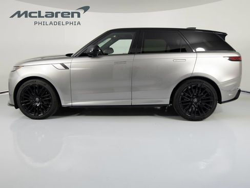 Used 2024 Land Rover Range Rover Sport AWD/4WD image 8