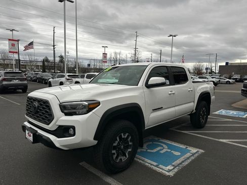 Certified 2022 Toyota Tacoma TRD Off-Road image 7
