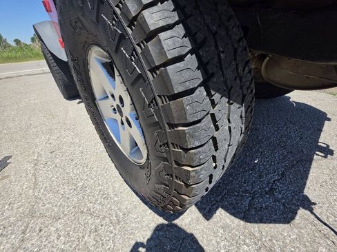 Used 2013 Jeep Wrangler Sport AWD/4WD image 8