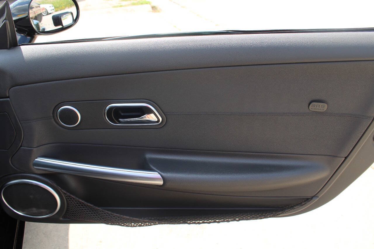 Used 2006 Chrysler Crossfire Limited RWD image 9