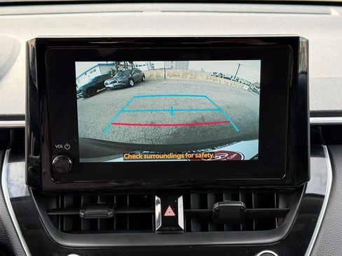 Certified 2025 Toyota Corolla Cross LE image 28