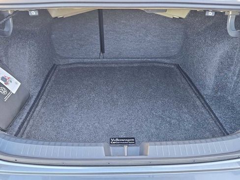 Used 2024 Volkswagen Jetta Sport image 38