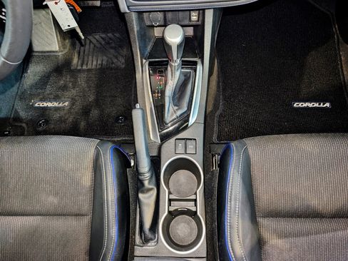 Used 2018 Toyota Corolla SE image 37