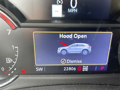 Used 2023 Cadillac XT4 Luxury w/ Cold Weather Package image 18